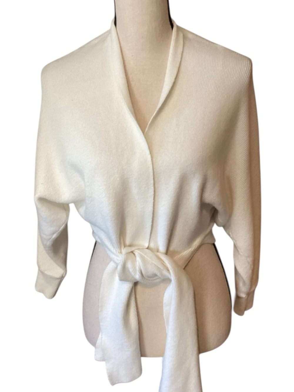 Seek the Label Pearl White Tie Front‎ Sweater Size XS *FLAW*